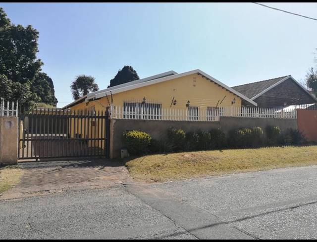 3 BEDROOM HOUSE FOR SALE IN WESTDENE